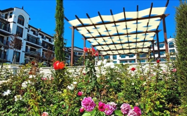 Boutique Rose Gardens Beach & SPA Hotel Поморие вид на фасад