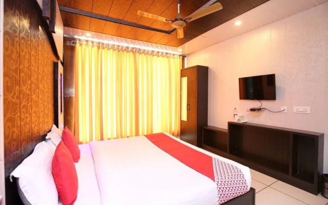 OYO 17081 Hotel Signia