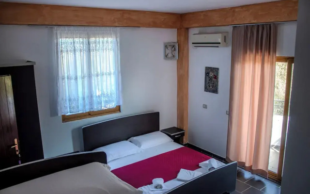 River Hotel