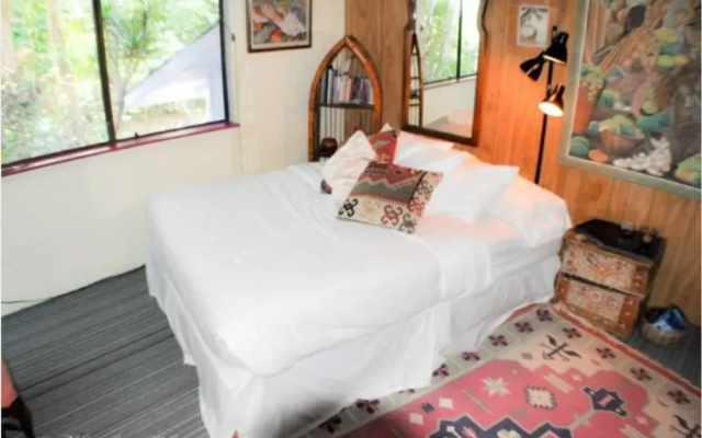 Ma'ukele Lodge