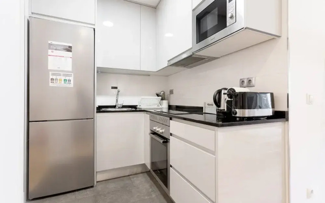 Bright 2 Bd Apartment in Front of Retiro Park Retiro II