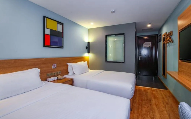 Maker Hotel