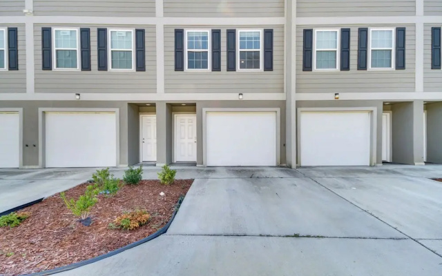 Spacious D'iberville Townhome Near Beach & Casino!