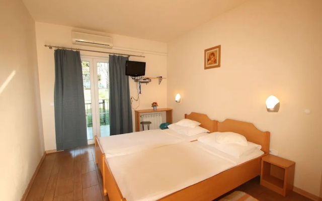 Guest Room for 2 in Porec