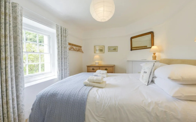 4 Coastguards Cottage