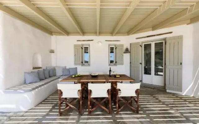 Cycladic beauty and tranquillity in Kostos, Paros