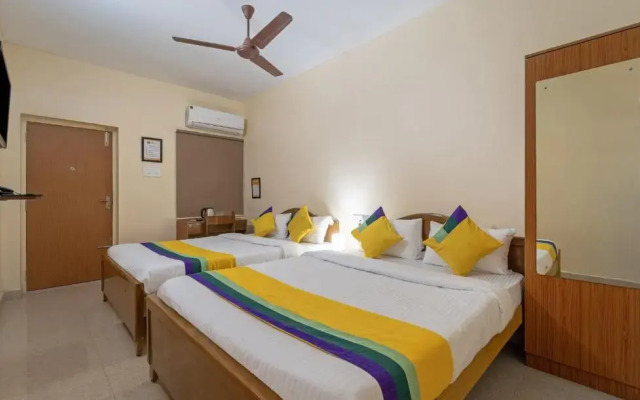Itsy Hotels Everest Leela Residency