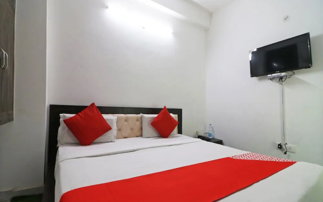 OYO 49486 Star Rooms