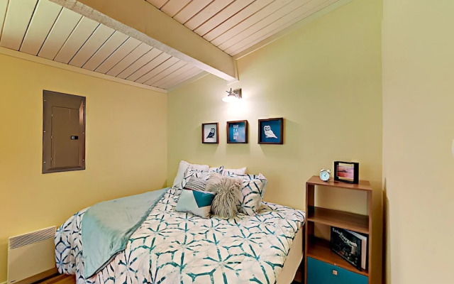 Fletcher 5551 - 3 Br home by RedAwning