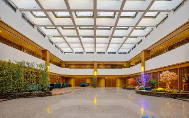 Shengtiandi Residence Hotel (Tongling Jinshan Plaza No. 12 Middle School)