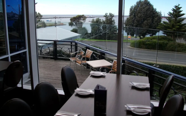 Richmond Henty Hotel