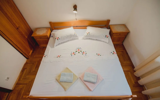 Apartments Antun