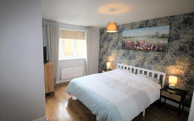 3 Bed Detached - 3 Bathrooms - Parking - Quiet
