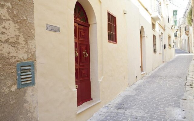 Отель Mia Casa Bed And Breakfast Gozo Мальта, Виктория - отзывы, цены и фото номеров - забронировать отель Mia Casa Bed And Breakfast Gozo онлайн вид на фасад
