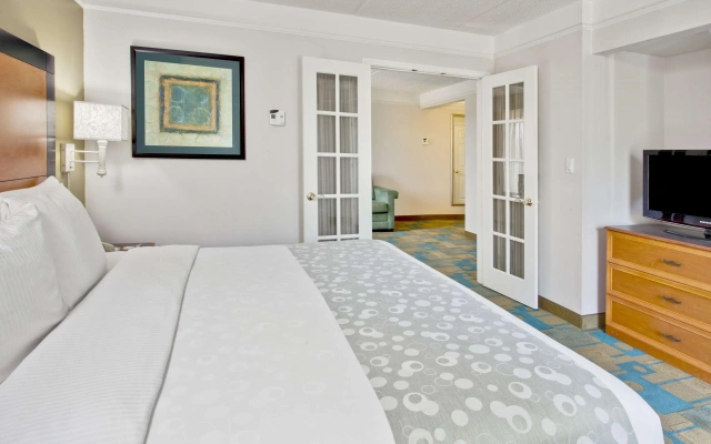 La Quinta Inn & Suites by Wyndham Ft. Lauderdale Airport