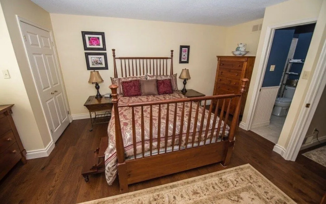 Moonstone Manor Bed & Breakfast