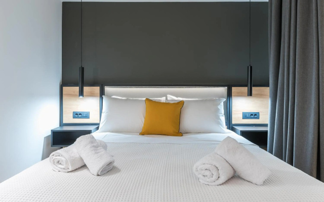 Brand New Ermou Veni Apartment