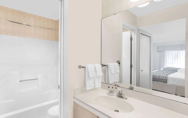 Hawthorn Extended Stay by Wyndham Green Bay