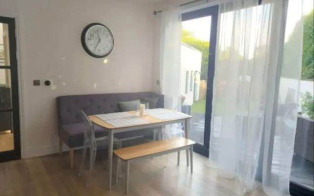 Modern 3 Bedroom House With Stunning Views
