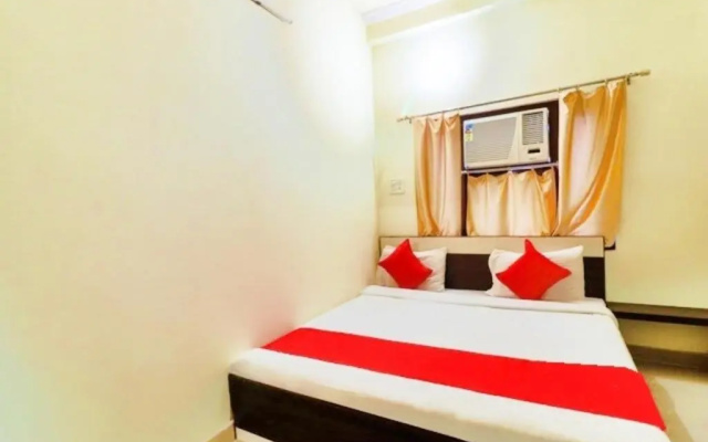 Hotel Station View Mughalsarai by ShriGo Hotels