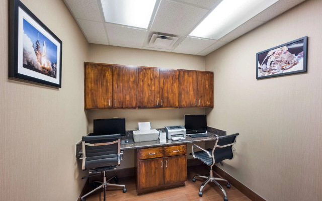 Quality Inn & Suites Huntsville Research Park Area