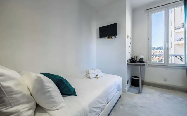 Hotel Avaton - Single Bedroom - Cannes Palais