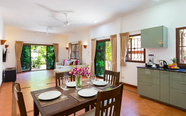 Blissful Jacuzzi Living at Villa Nikkie2