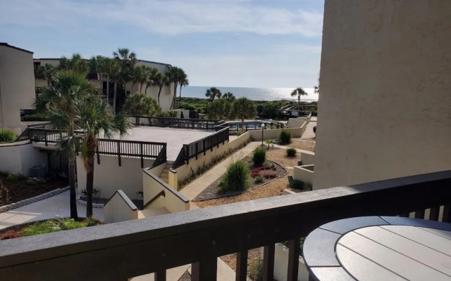 Island House F232 2 Bedroom Condo by RedAwning