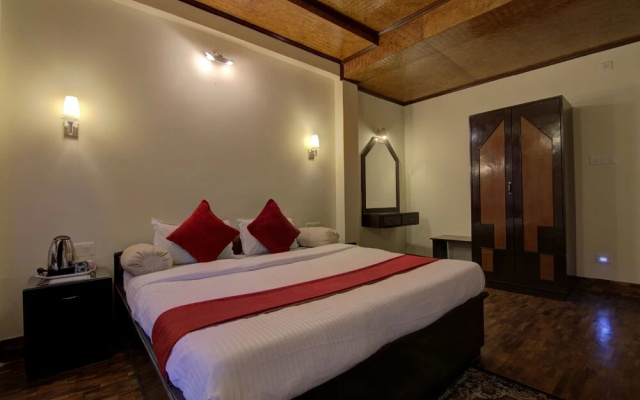 Crown De La Cruz Residency