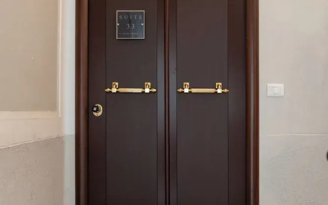 Suite 33
