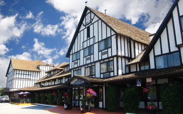 Отель Best Western Plus Abercorn Inn Канада, Ричмонд - отзывы, цены и фото номеров - забронировать отель Best Western Plus Abercorn Inn онлайн вид на фасад