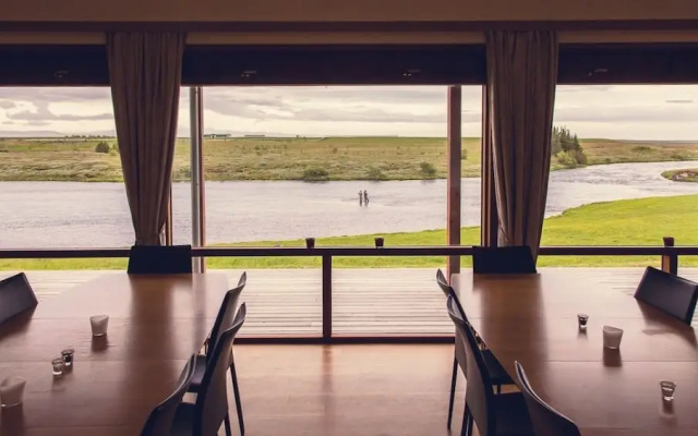 River Hotel