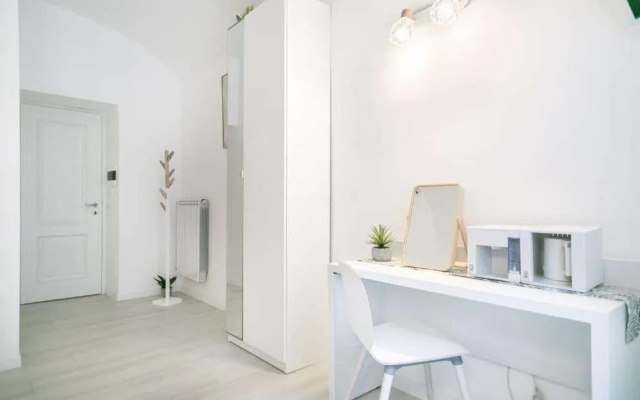 White Candia Guesthouse