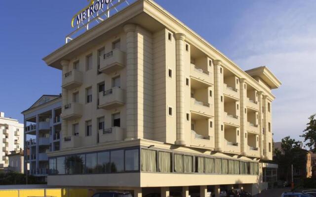 Отель Metropole Италия, Римини - отзывы, цены и фото номеров - забронировать отель Metropole онлайн вид на фасад