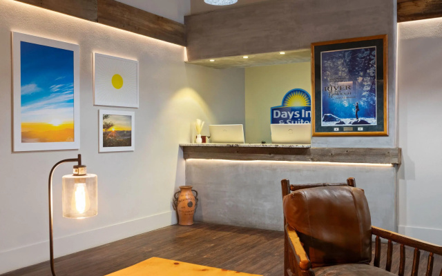 Days Inn and Suites by Wyndham Downtown Missoula-University