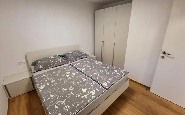 Annie's apartment