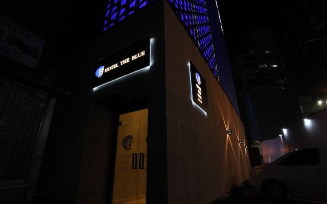 Hotel The Blue Cheonho вид на фасад