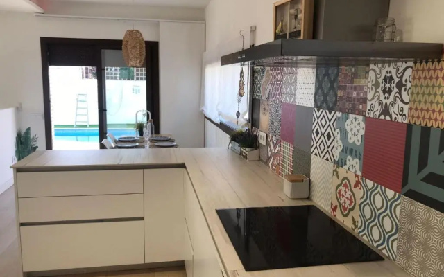 R127 Moderna villa cerca del mar