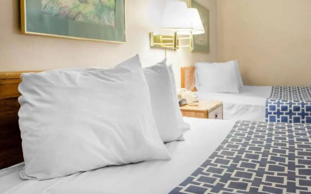 Rodeway Inn and Conference Center-Allentown