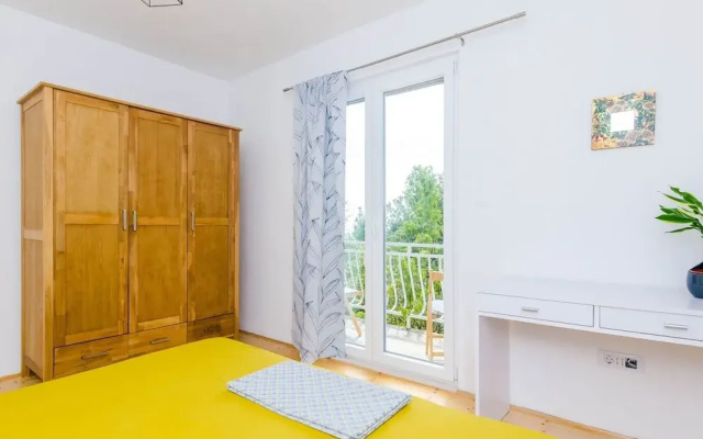 Apartment Konak - Two Bedroom Apartment With Balcony and Sea View