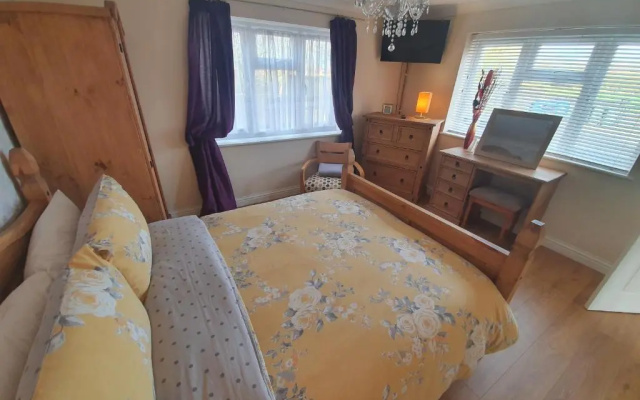 Sherwood Bungalow 3 Bedroom Entire Property