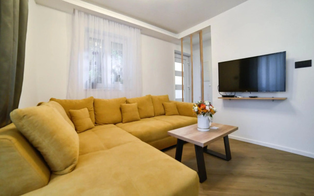 Luxury Apartment Knezovic