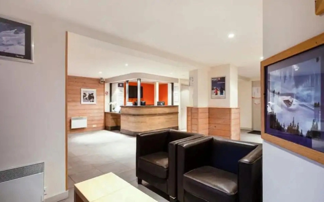 1 Bedroom Apartment + Sleeping Area for 6 People
