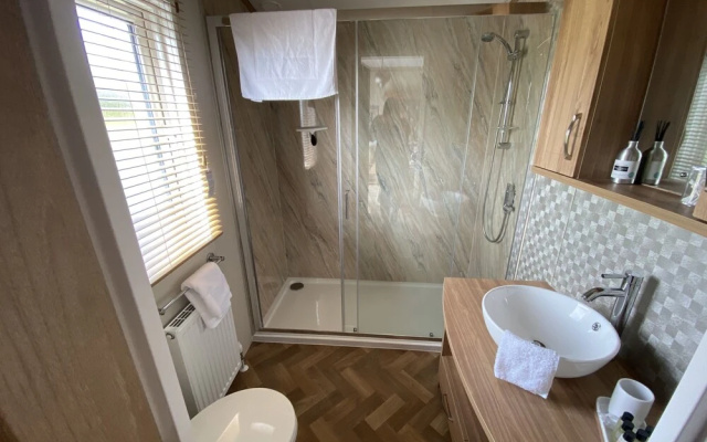 Rivendale 8 & Hot Tub 2 Bed