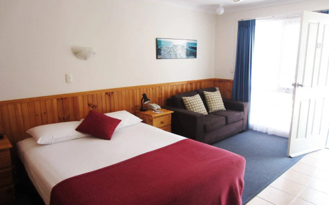 Twin Towns Motel