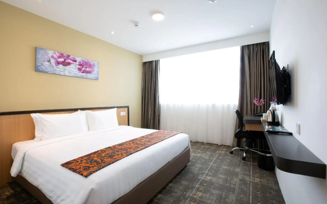 Hotel 7 Suria