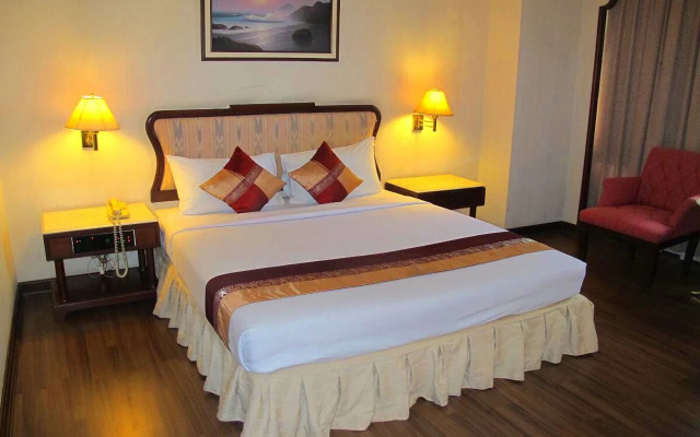 Lee Gardens Hotel