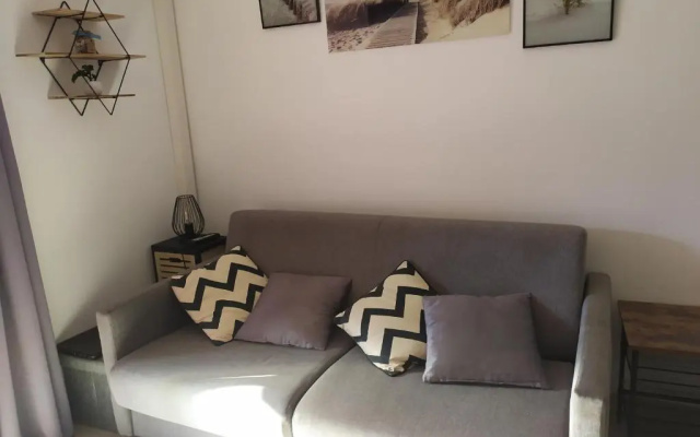 Beau studio avec grande terrasse