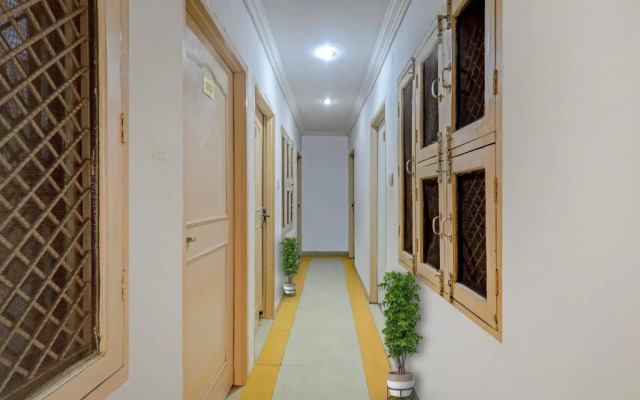 POP 80502A Hotel Aarya Galaxy Inn