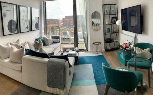 Stylish and Chic 1 Bedroom Apartment in Canning Town